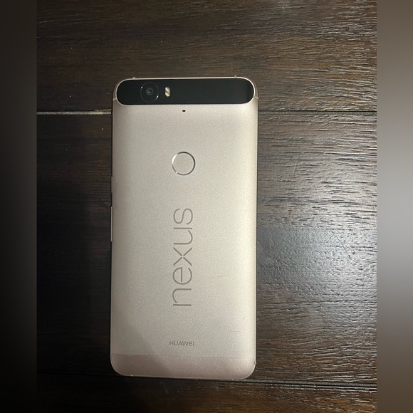 Huawei Nexus 6P Phone - Picture 2 of 2